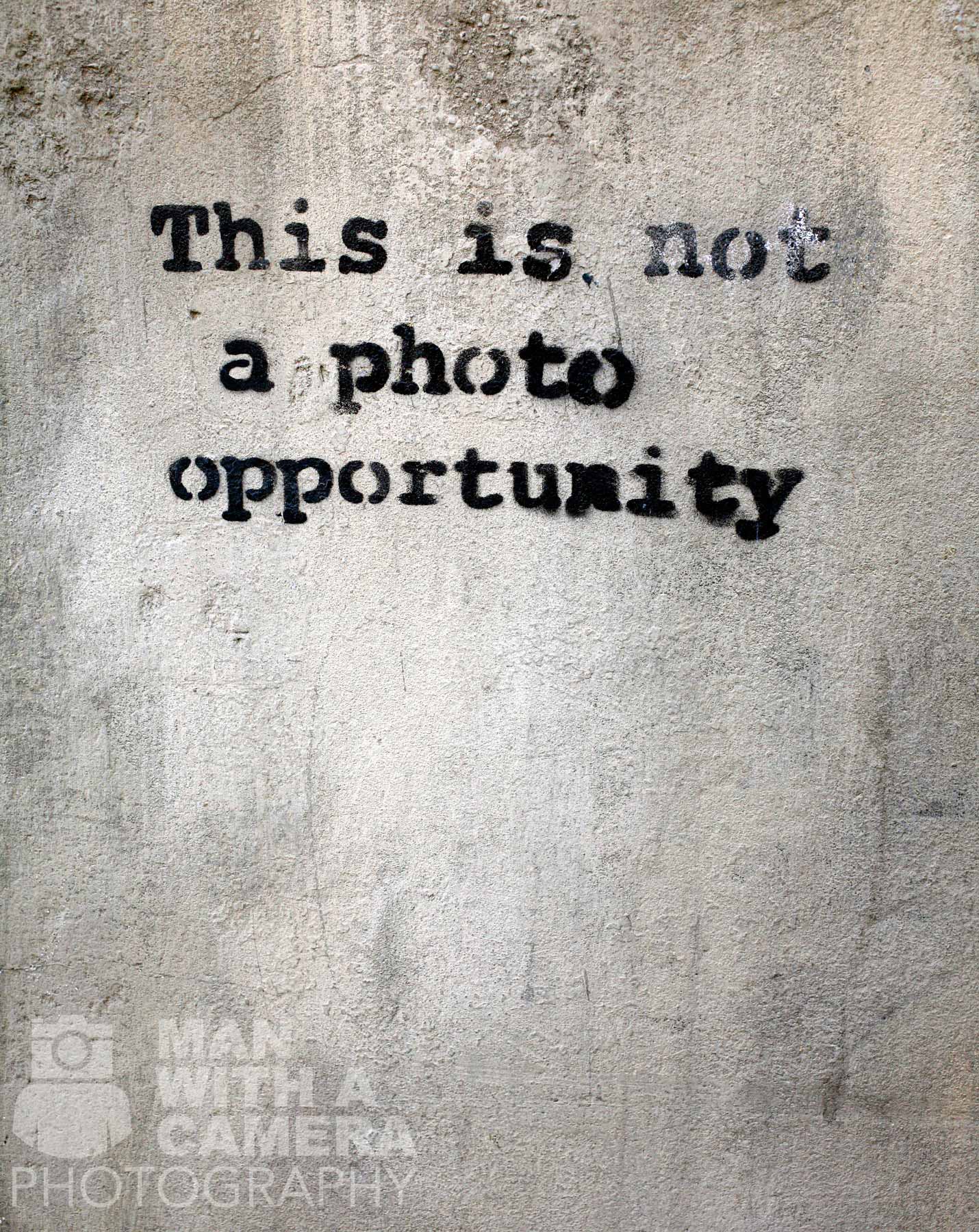 banksy-this-is-not-photo-opportunity-stencil